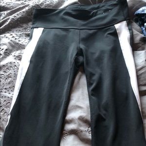 Gap black Capri leggings
